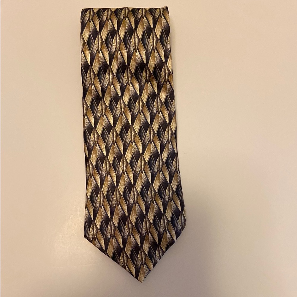 7th Avenue Gold and Black Geometric Silk Tie